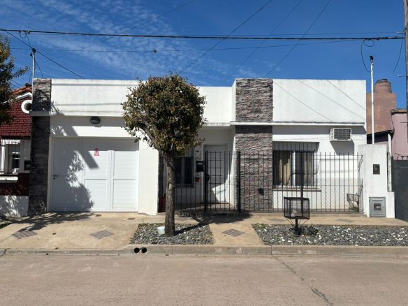 Casa en Venta en Lobos Centro (3 Dorm – 290 m²)