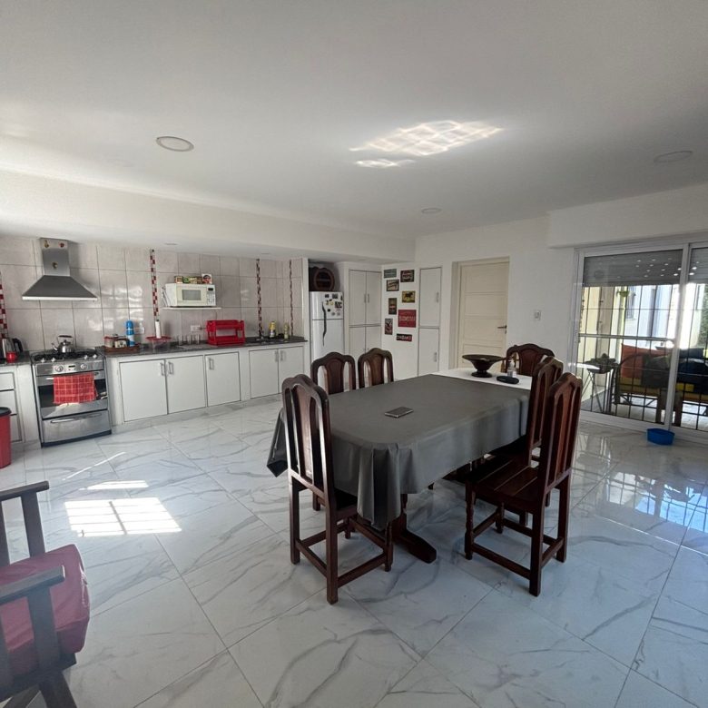 Casa en Venta en Lobos Centro (3 Dorm – 290 m²)