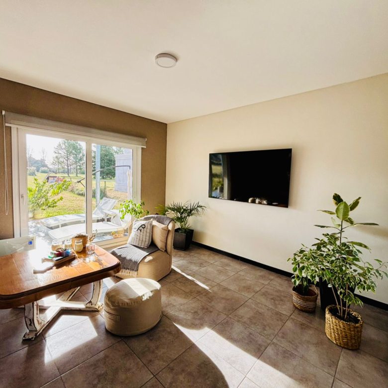 Casa en Venta en Club de Campo La Federala, Lobos (3 Dorm – 1200 m²)