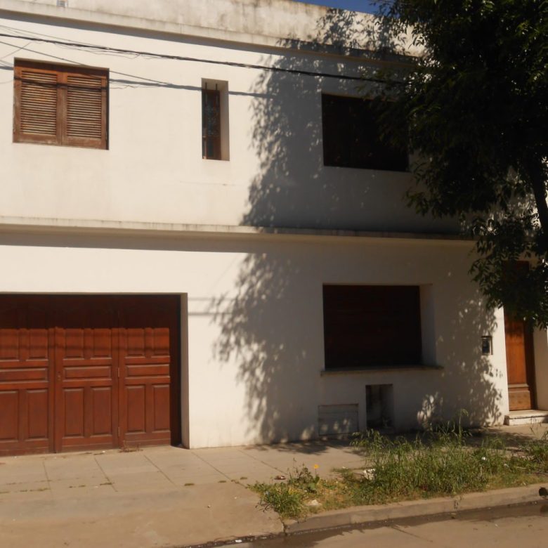 Casa en Venta en Cardoner 80, Lobos Centro