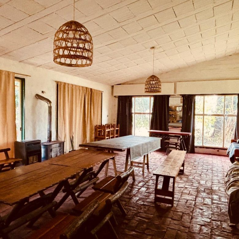 Chalet con Quincho en Venta en Lobos