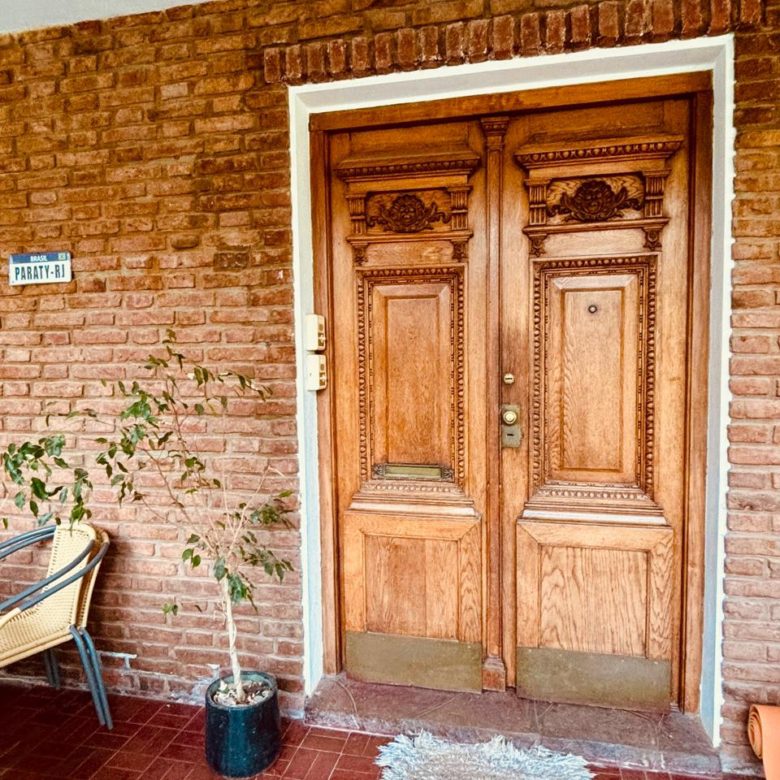 Chalet con Quincho en Venta en Lobos