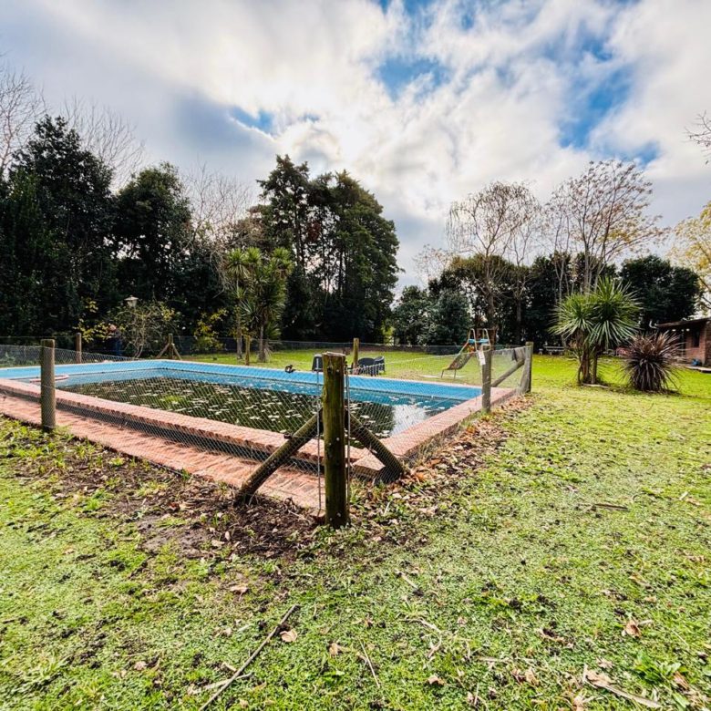 Chalet con Quincho en Venta en Lobos