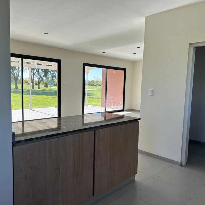 Casa a Estrenar en Venta en La Federala, Lobos 