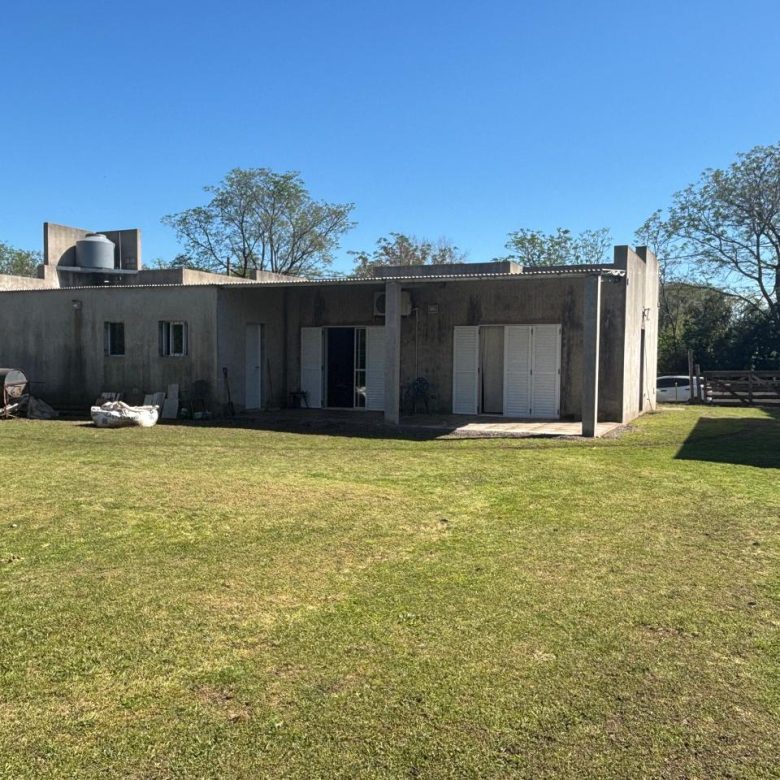 Casa en Venta en Lobos (2 Dorm)
