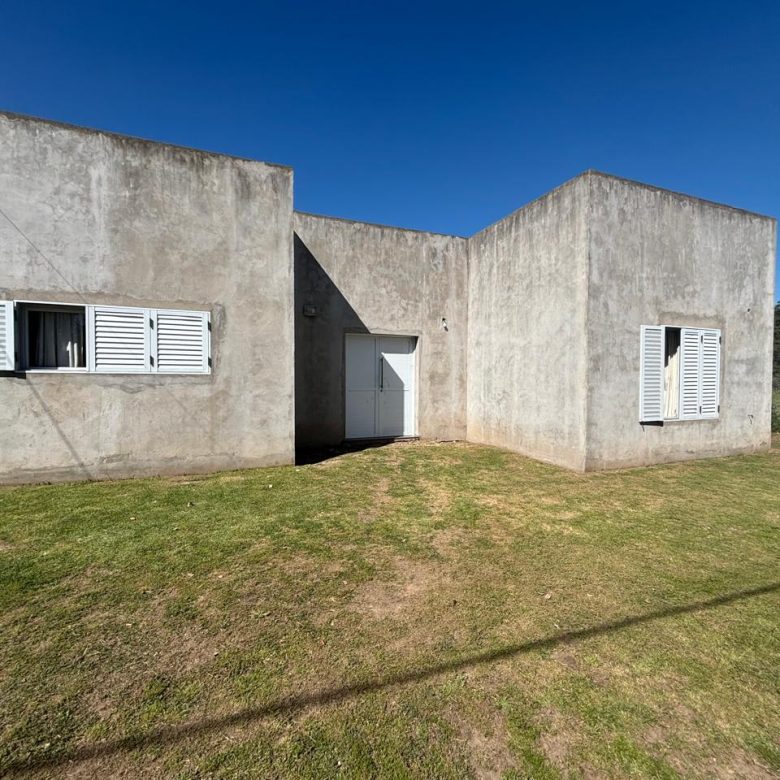 Casa en Venta en Lobos (2 Dorm)