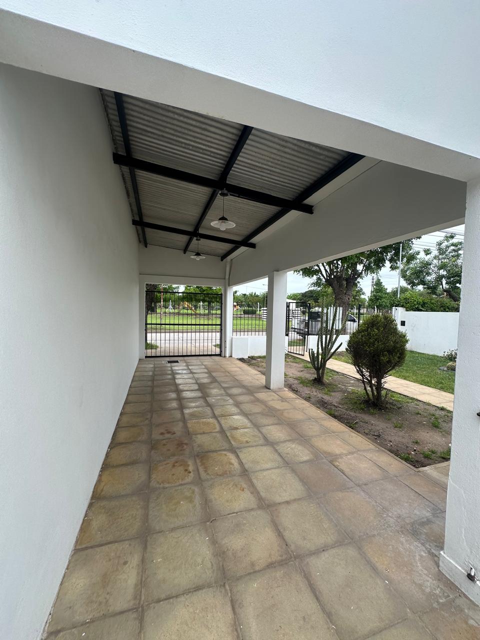 Casa en Venta en Empalme Lobos (2 Dorm – 485 m²)