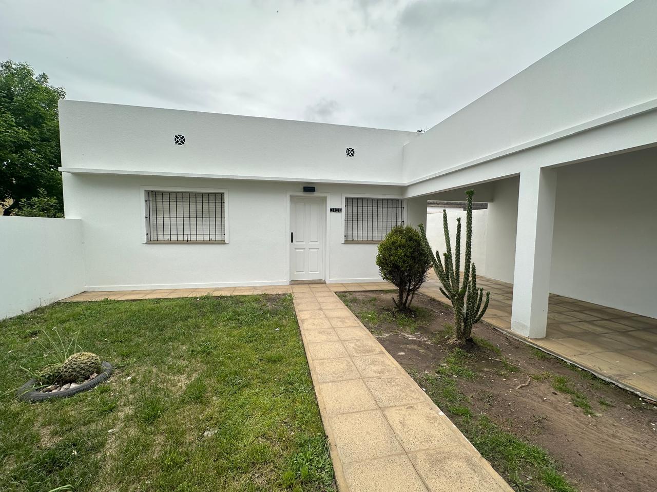 Casa en Venta en Empalme Lobos (2 Dorm – 485 m²)