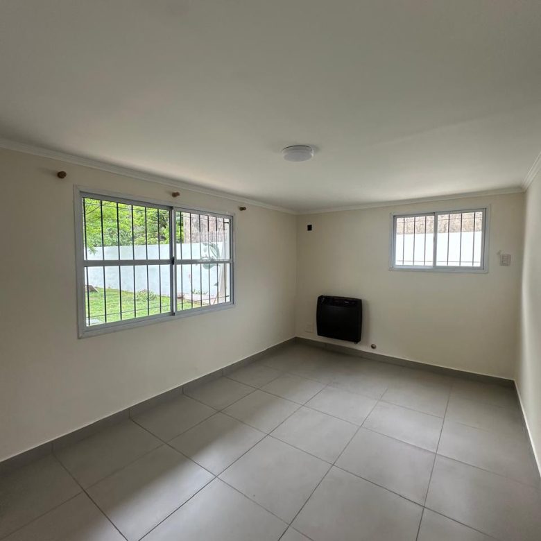 Casa en Venta en Empalme Lobos (2 Dorm – 485 m²)