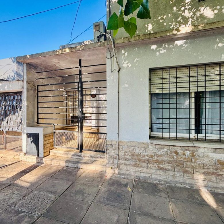 Casa en Venta en Lobos (2 Dorm – 162 m²)