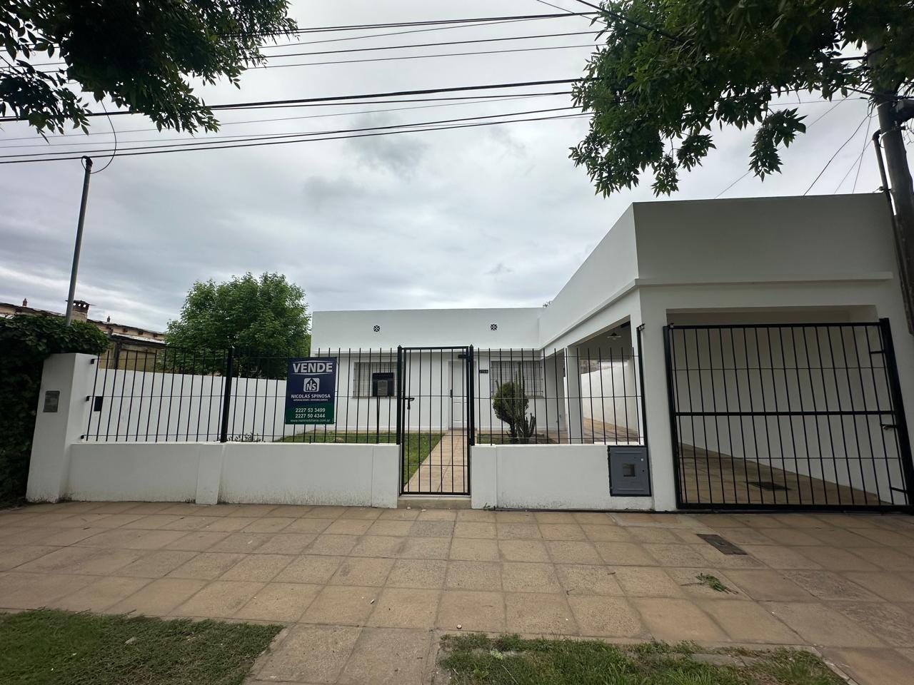 Casa en Venta en Empalme Lobos (2 Dorm – 485 m²)