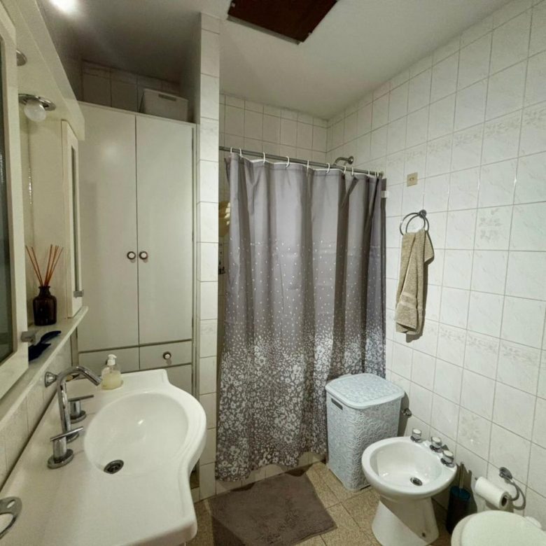 Venta de casa en LOBOS con 2 dormitorios.