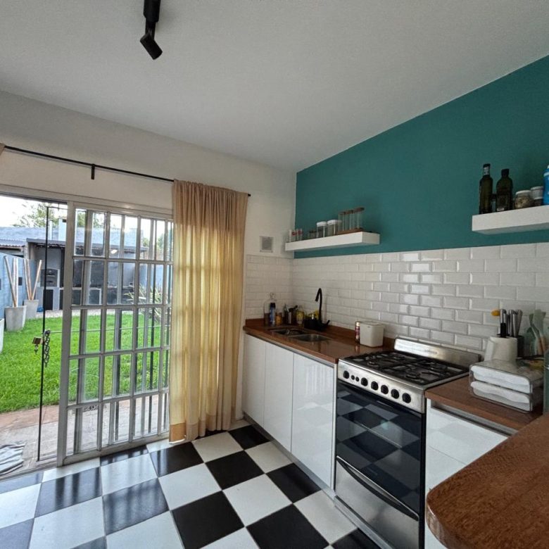 VENTA Departamento Céntrico Lobos Calle Almafuerte N°353- Lobos