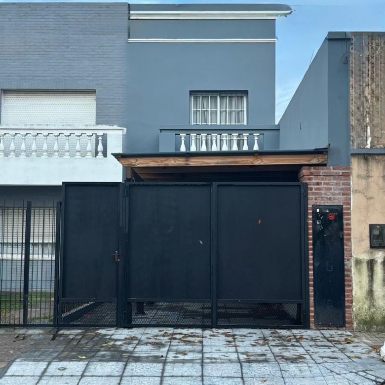 VENTA Departamento Céntrico Lobos Calle Almafuerte N°353- Lobos