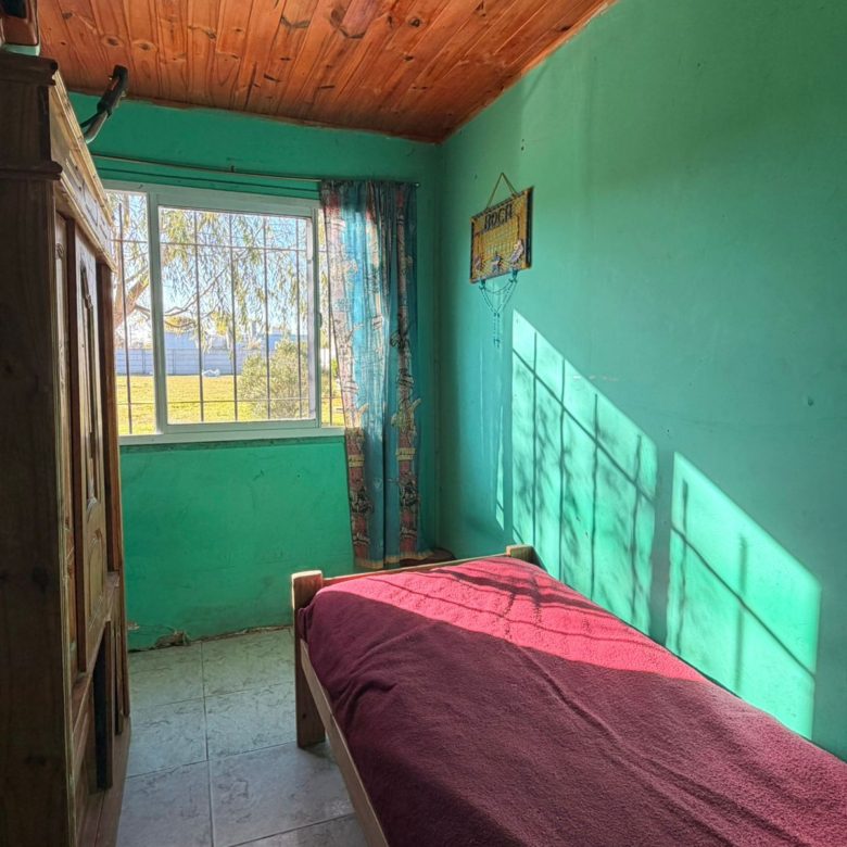 Venta de casa en LOBOS con 3 dormitorios.