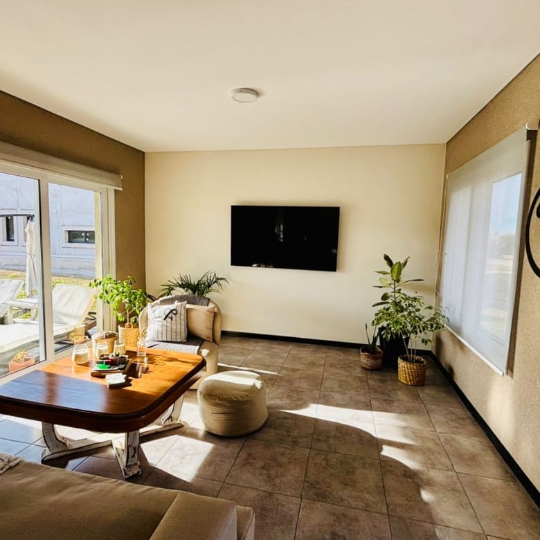 Casa en Venta en Club de Campo La Federala, Lobos (3 Dorm – 1200 m²)
