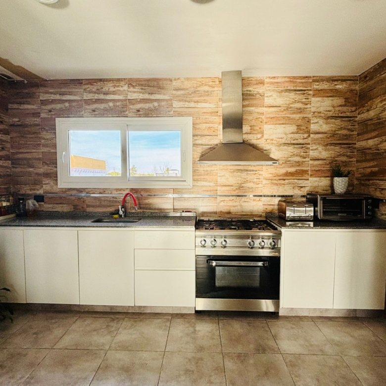 Casa en Venta en Club de Campo La Federala, Lobos (3 Dorm – 1200 m²)