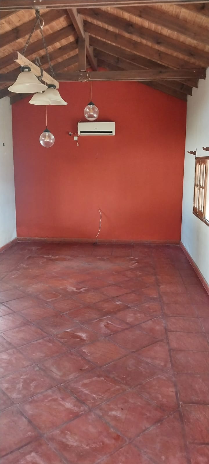 Casa con Pileta en Venta en Ayacucho 241 y 243, Laguna de Lobos (2 Dorm – 600 m²)