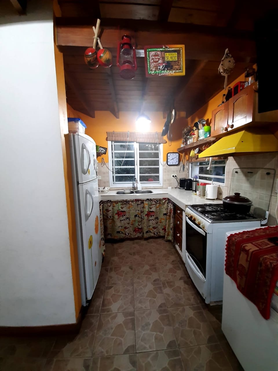 En Venta – Casa Tipo Loft con Pileta a Una Cuadra de la Laguna de Lobos