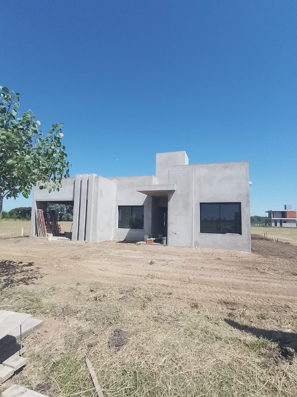 Casa a Estrenar en Venta en Club de Campo La Federala, Lobos (3 Dorm – 1200 m²)