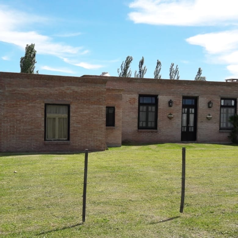 Casa Quinta en Venta en Laguna de Lobos (4 Dorm – 1600 m²)