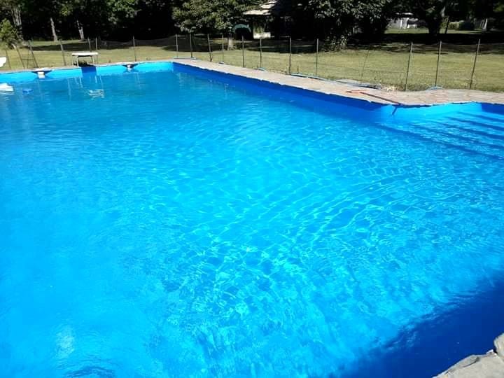 Hermosa Casa quinta en Lobos, con importante forestación. 1 hectárea