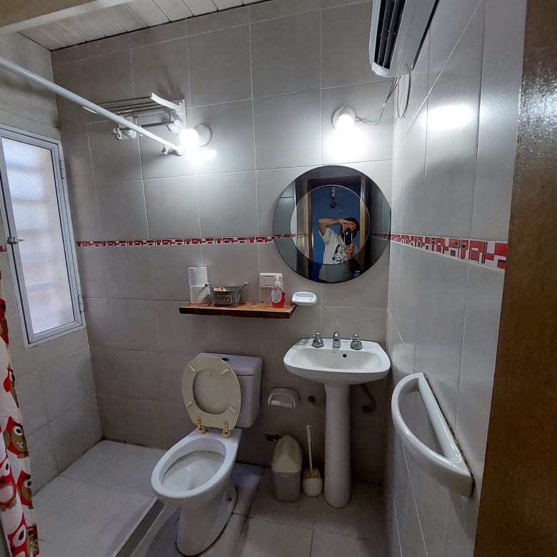 En Venta – Casa Tipo Loft con Pileta a Una Cuadra de la Laguna de Lobos