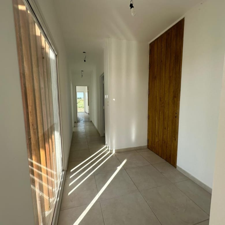 Casa a Estrenar en Venta en Lobos (3 Dorm – 2000 m²)