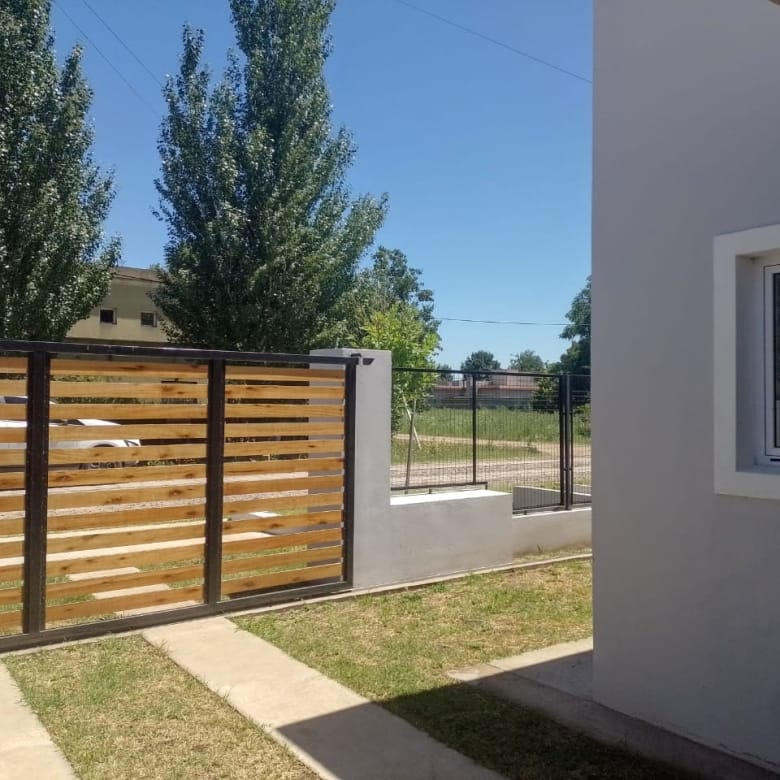 Casa a Estrenar en Venta en Villa Margarita, Lobos (2 Dorm – 525 m²)