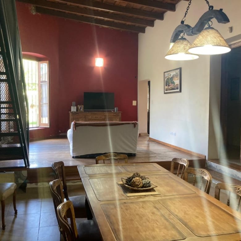 CASA CENTRICA EN LOBOS- JUNIN N°205