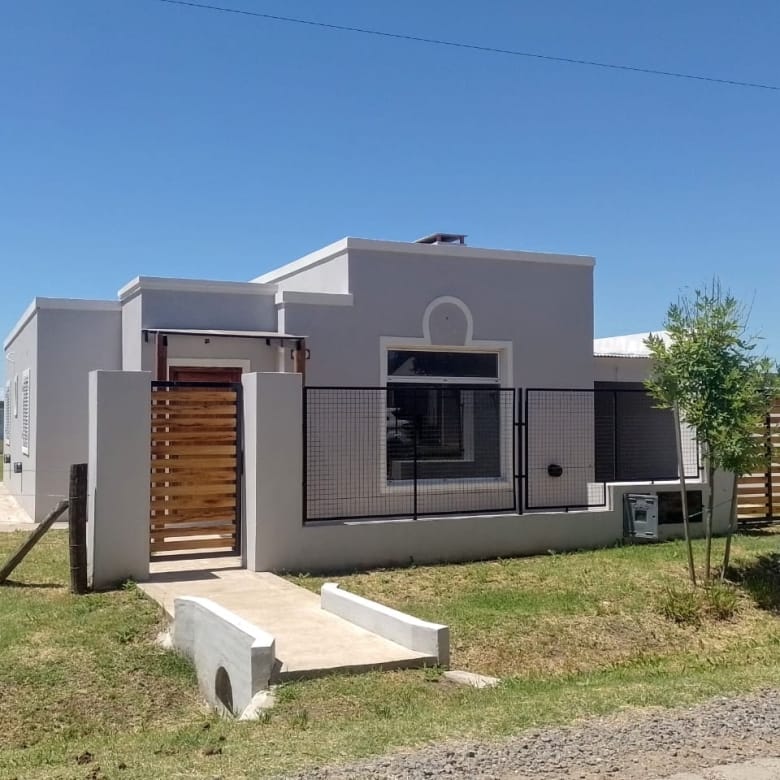 Casa a Estrenar en Venta en Villa Margarita, Lobos (2 Dorm – 525 m²)