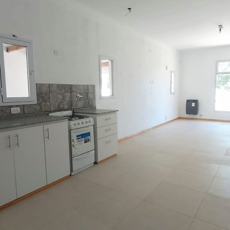 Casa a Estrenar en Venta en Villa Margarita, Lobos (2 Dorm – 525 m²)