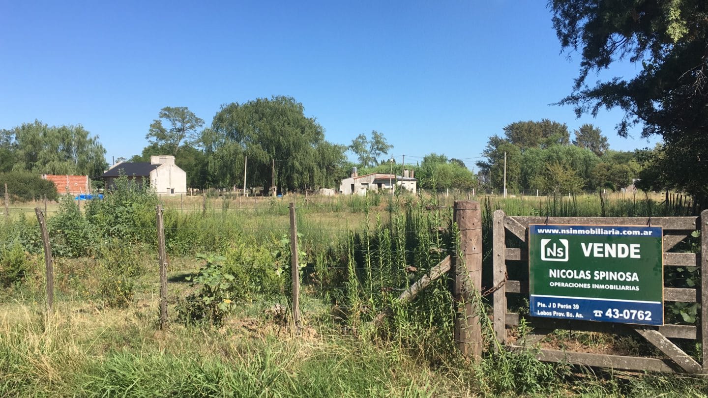 Lote en Venta en Salvador María, Lobos – 906 m² en Ubicación Privilegiada