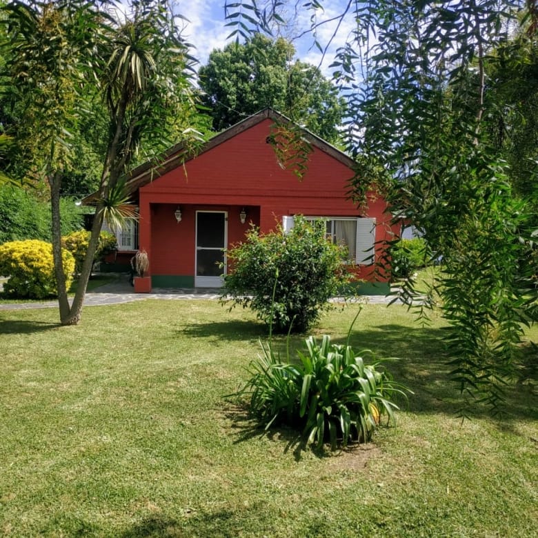 Casa Quinta con Pileta en Venta en Calle 37, Laguna de Lobos (2 Dorm – 800 m²)