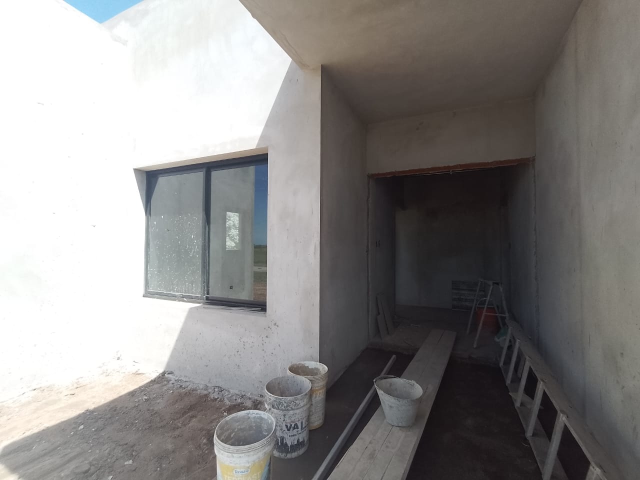 Casa a Estrenar en Venta en Club de Campo La Federala, Lobos (3 Dorm – 1200 m²)