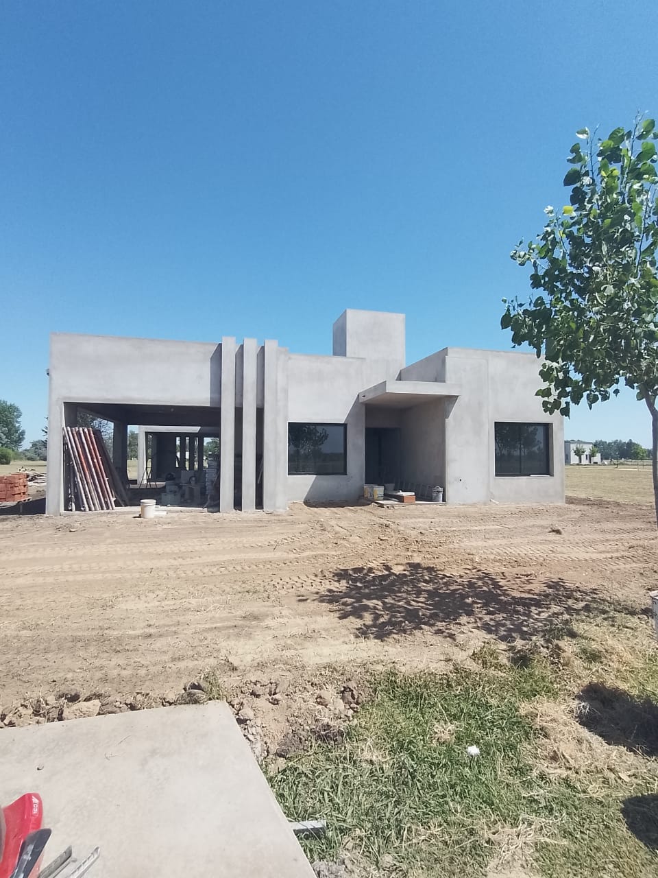 Casa a Estrenar en Venta en Club de Campo La Federala, Lobos (3 Dorm – 1200 m²)