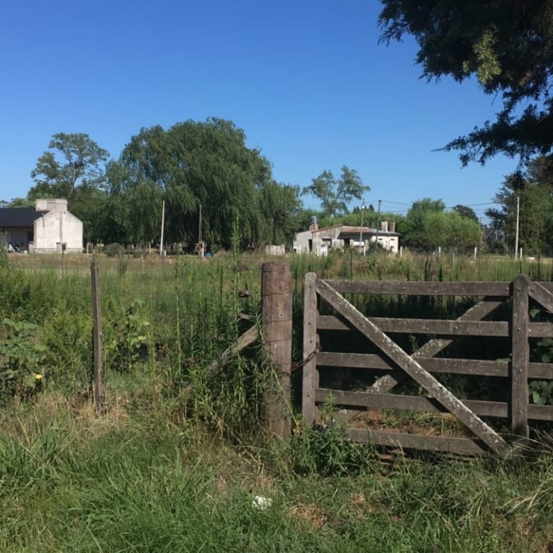 Lote en Venta en Salvador María, Lobos – 906 m² en Ubicación Privilegiada