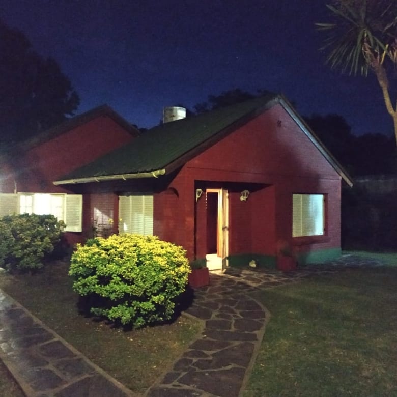 Casa Quinta con Pileta en Venta en Calle 37, Laguna de Lobos (2 Dorm – 800 m²)
