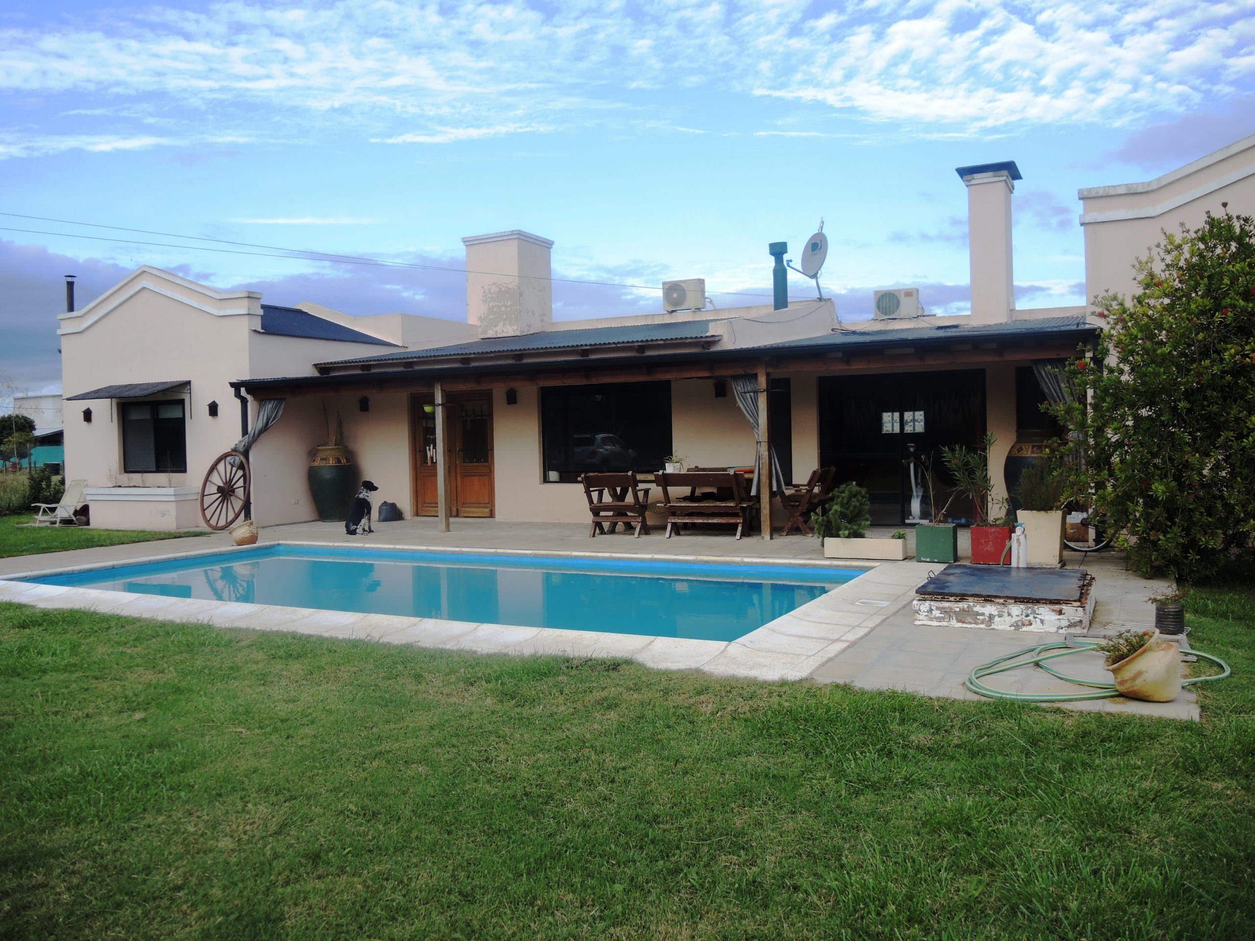 Casa Quinta con Pileta en Venta en Barrio Las Palmas, Lobos (3 Dorm – 1300 m²)