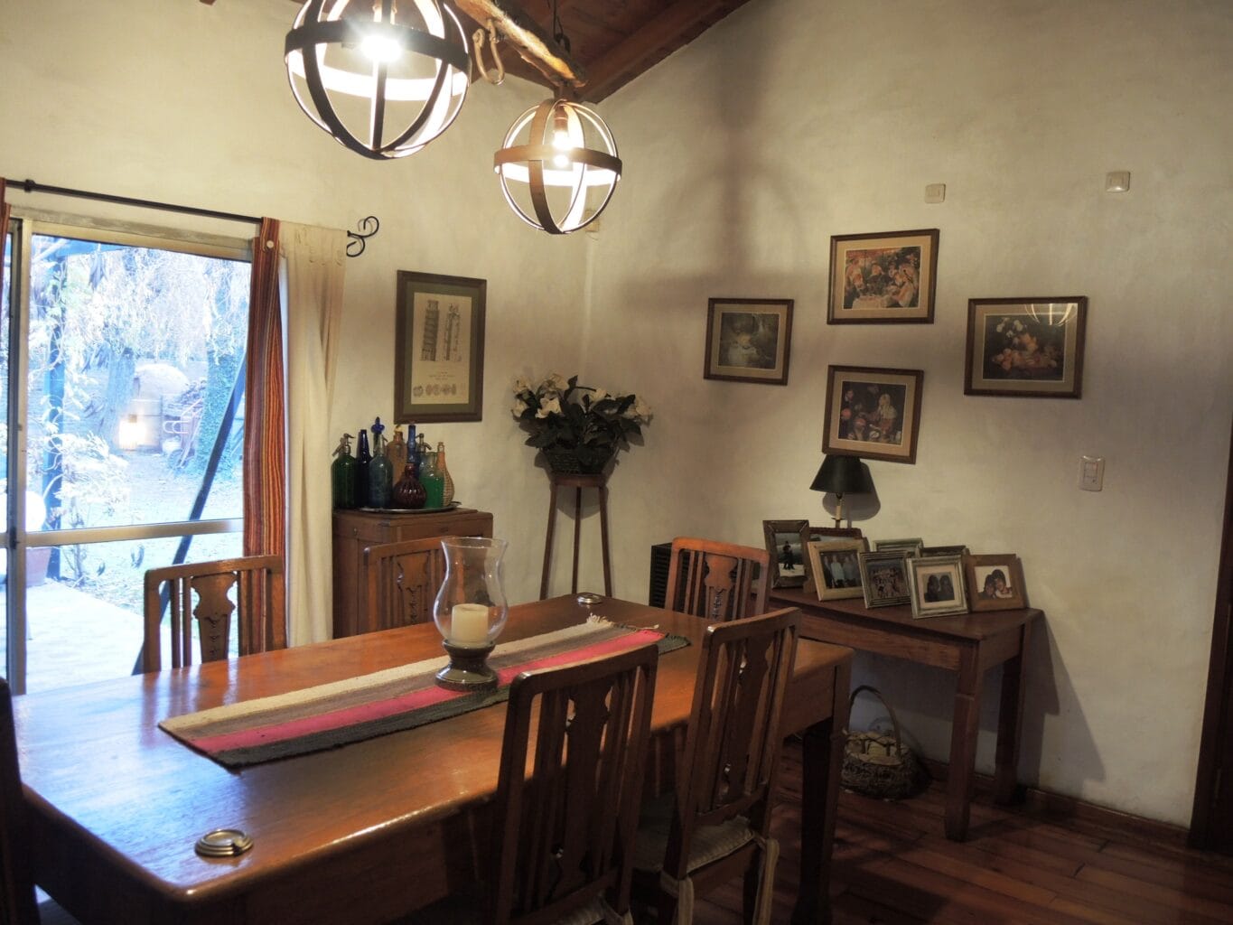 CASA EN VENTA, LOBOS.