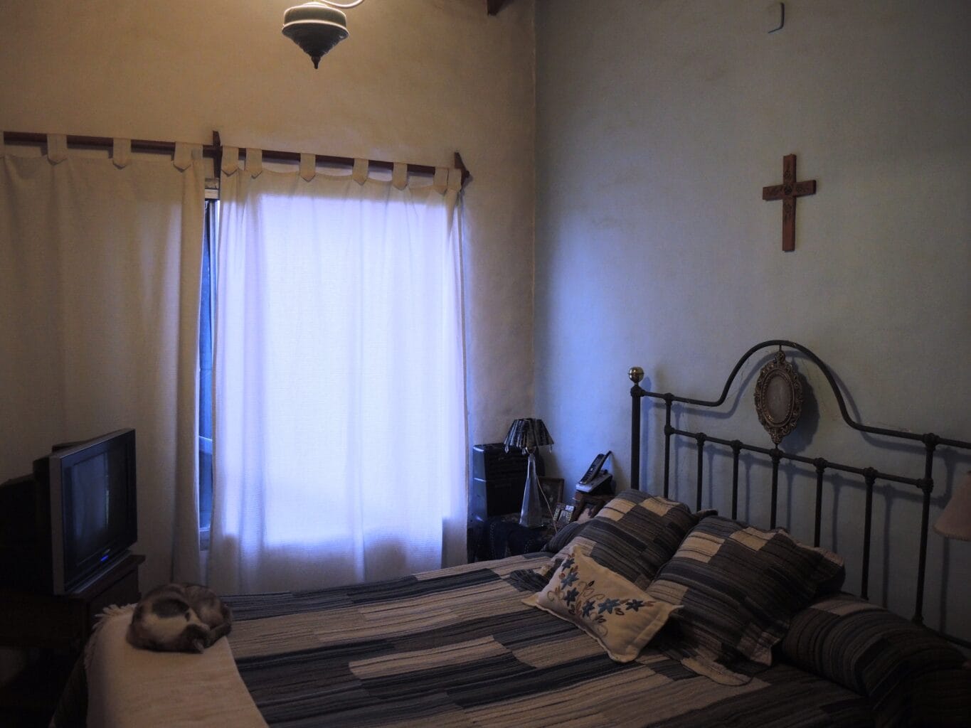 CASA EN VENTA, LOBOS.