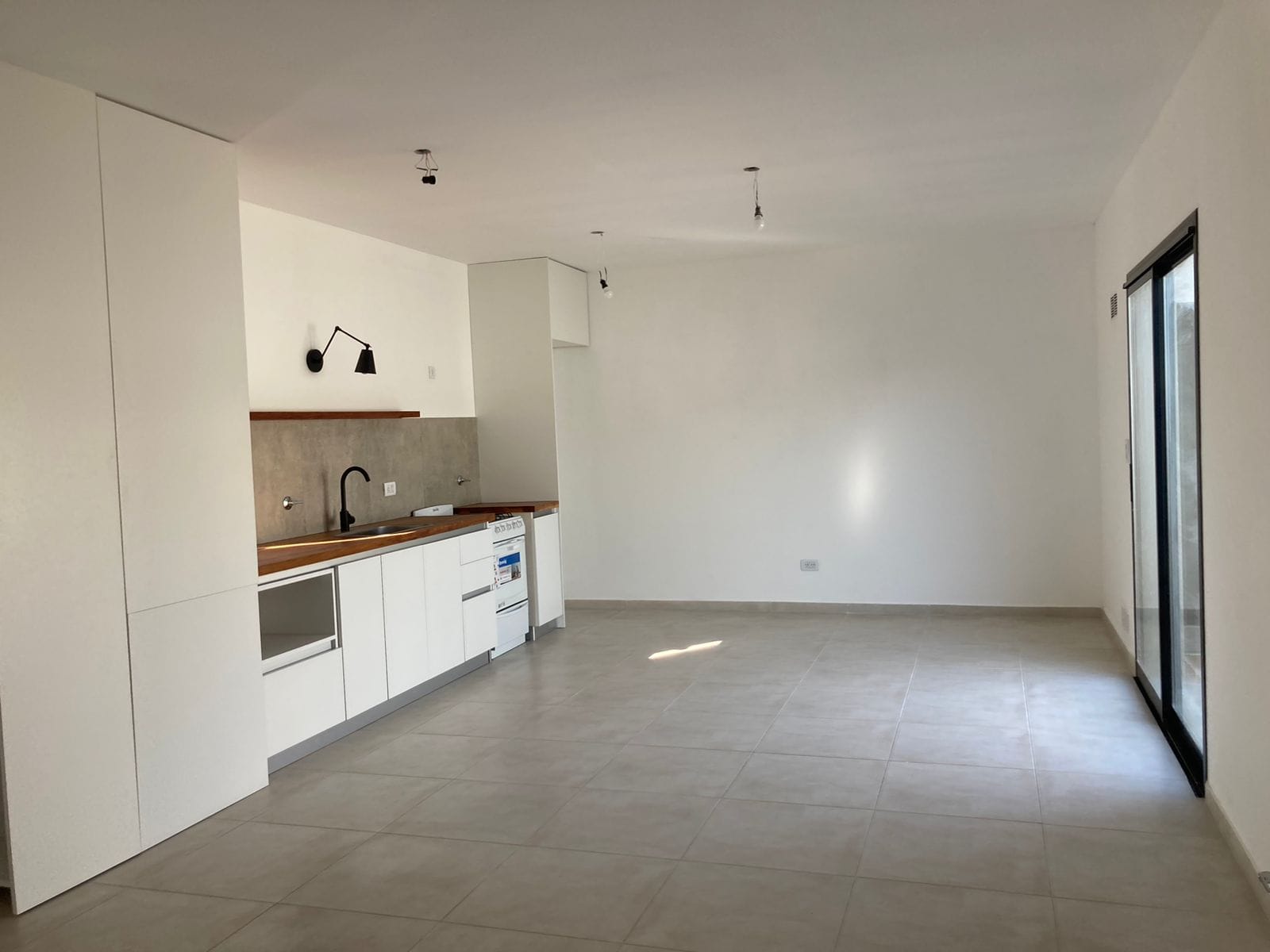 En Venta – Departamento PH a Estrenar en Angueira 1792, Lobos