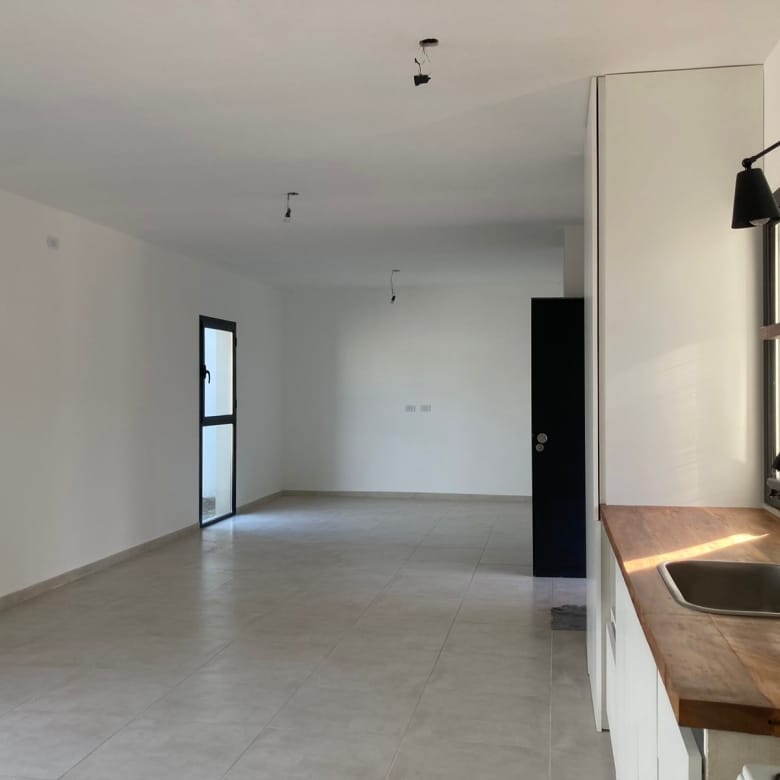 En Venta – Departamento PH a Estrenar en Angueira 1792, Lobos
