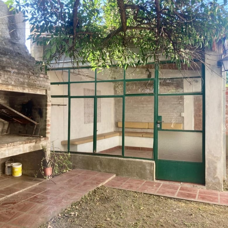 Casa en Venta en Lobos (2 Dorm – 250 m²)