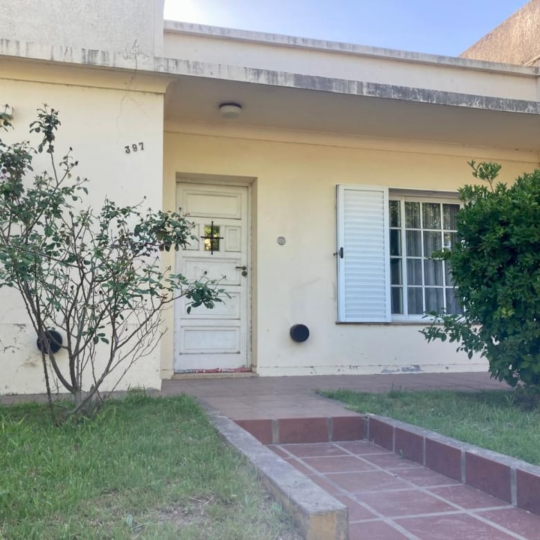 Casa en Venta en Lobos (2 Dorm – 250 m²)