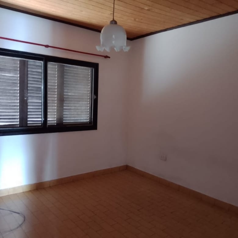 Casa en Venta en Lobos Centro (2 Dorm – 291 m²)