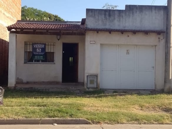 Casa en Venta en Lobos Centro (2 Dorm – 320 m²)