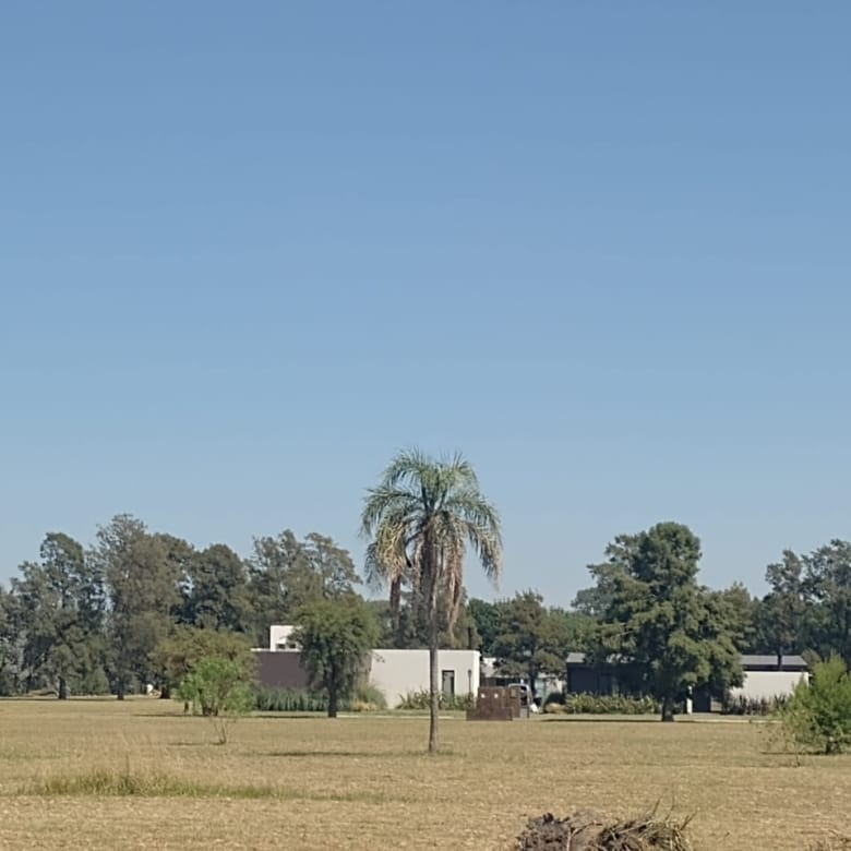 Casa a Estrenar en Venta en Club de Campo La Federala, Lobos (3 Dorm – 1200 m²)