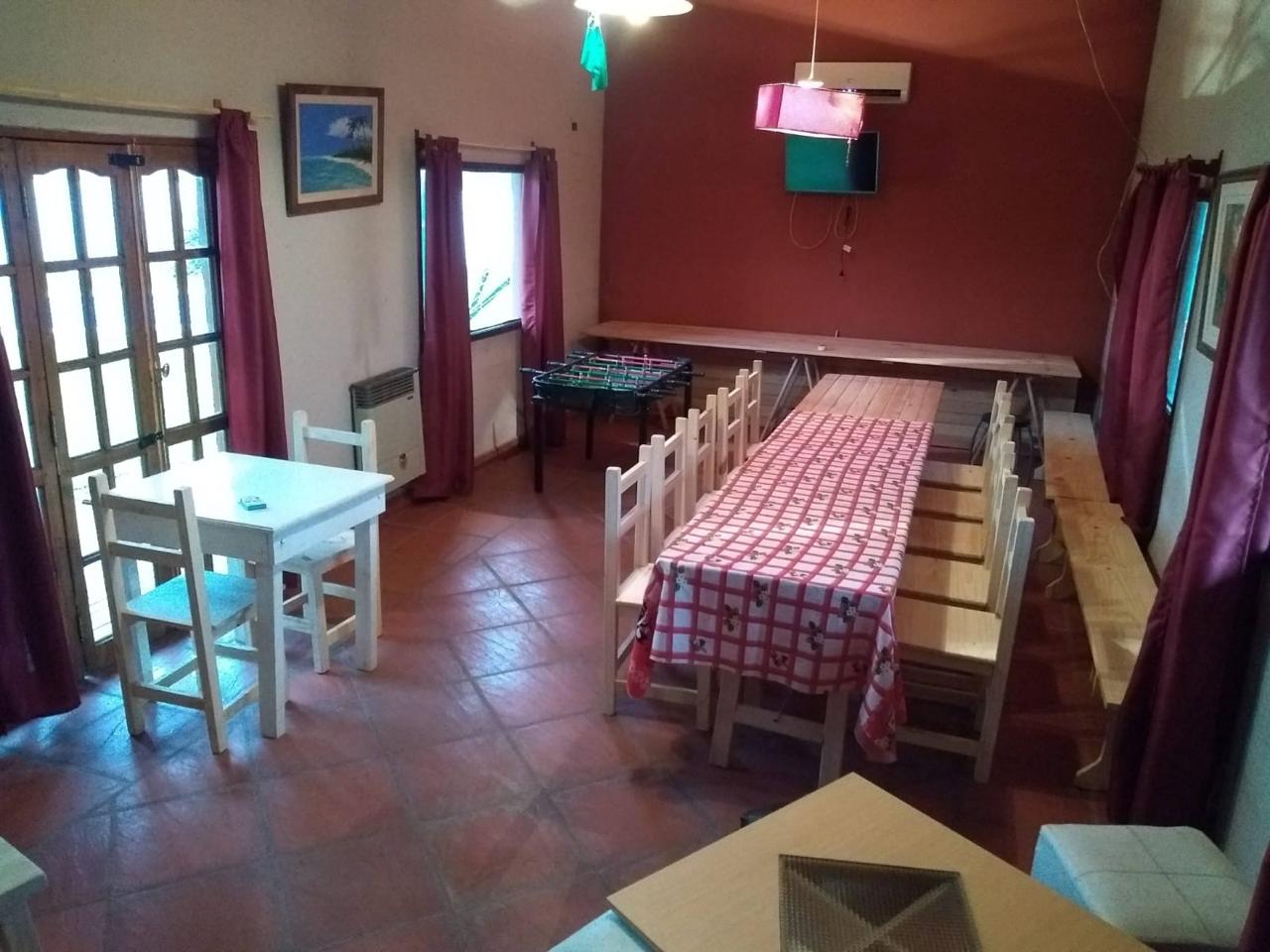 Casa con Pileta en Venta en Ayacucho 241 y 243, Laguna de Lobos (2 Dorm – 600 m²)