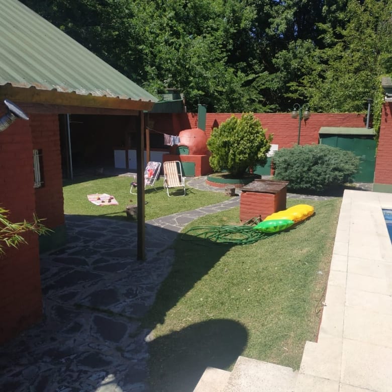 Casa Quinta con Pileta en Venta en Calle 37, Laguna de Lobos (2 Dorm – 800 m²)